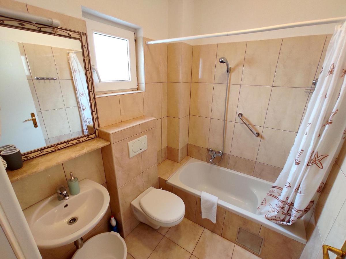 Apartments Marino Drvenik  Eksteriør bilde